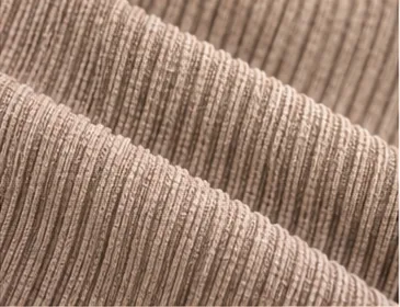 Abaya kimono côtelée Beige taupe, maille côtelée en gros plan